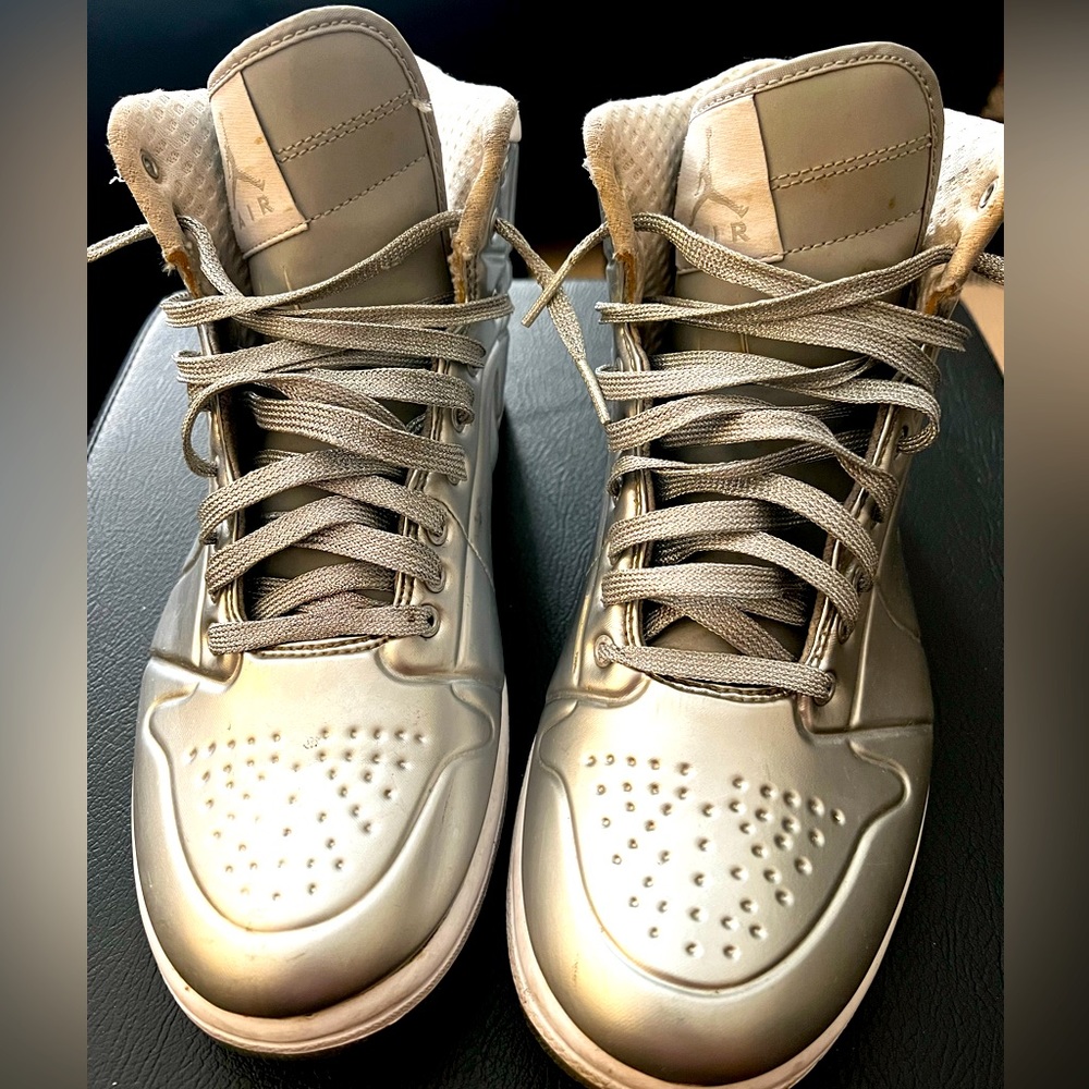 Air Jordan 1 Anodized Silver